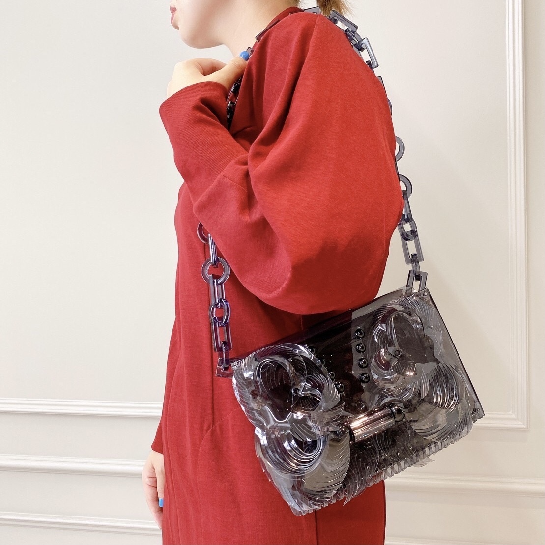 Mame Kurogouchi(マメ クロゴウチ)】 V-Neck Classic Cotton