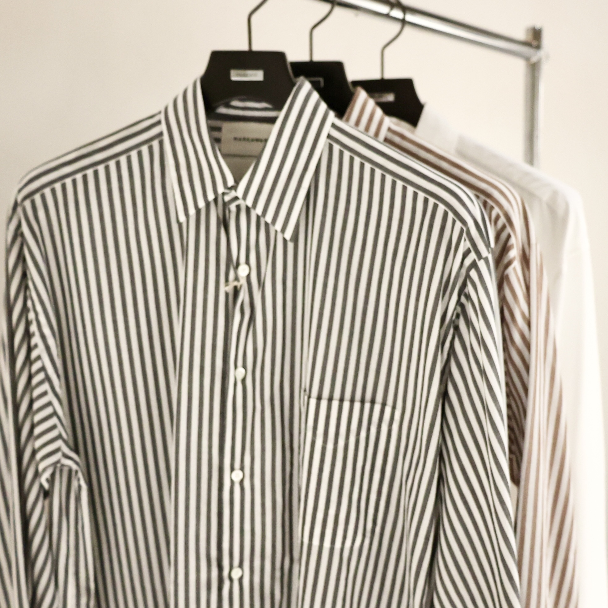 MARKAWARE / COMFORT FIT SHIRT/長袖シャツ/2/--/WHT/ストライプ/A24C08SH01C MARKAWARE(マーカウェア)】 COMFORT FIT SHIRT -ORGANIC COTTON STRIPE