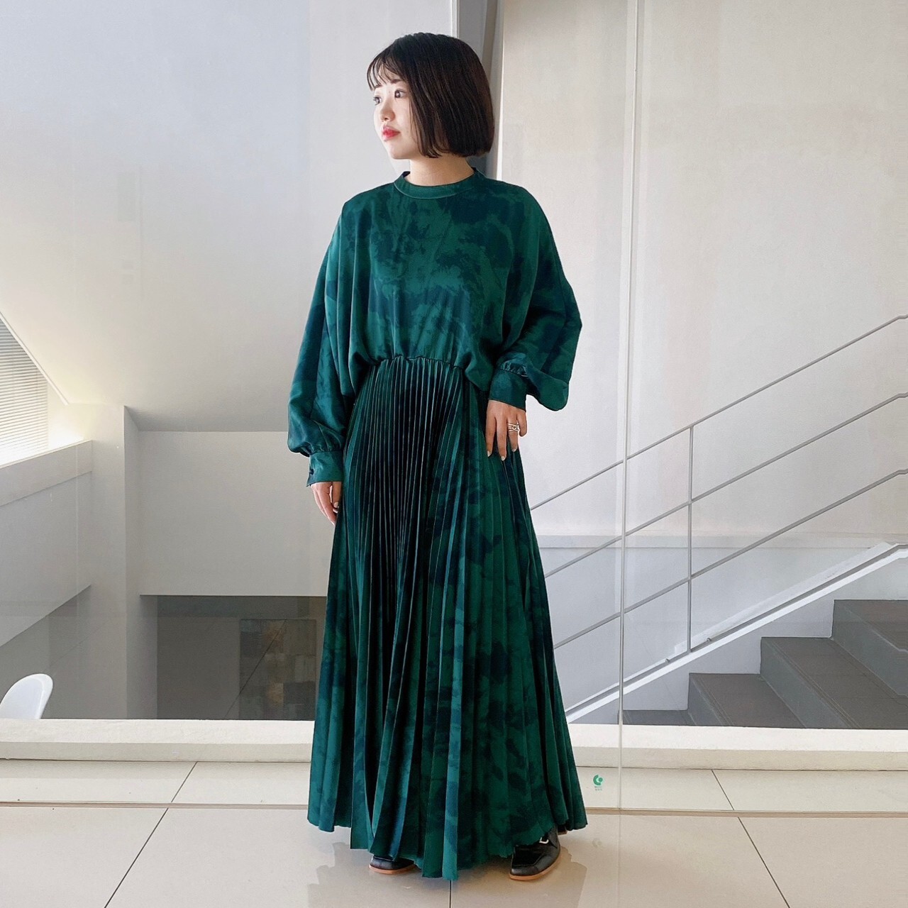 08sircus(08サーカス)】 Vintage satin half tone pleated dress