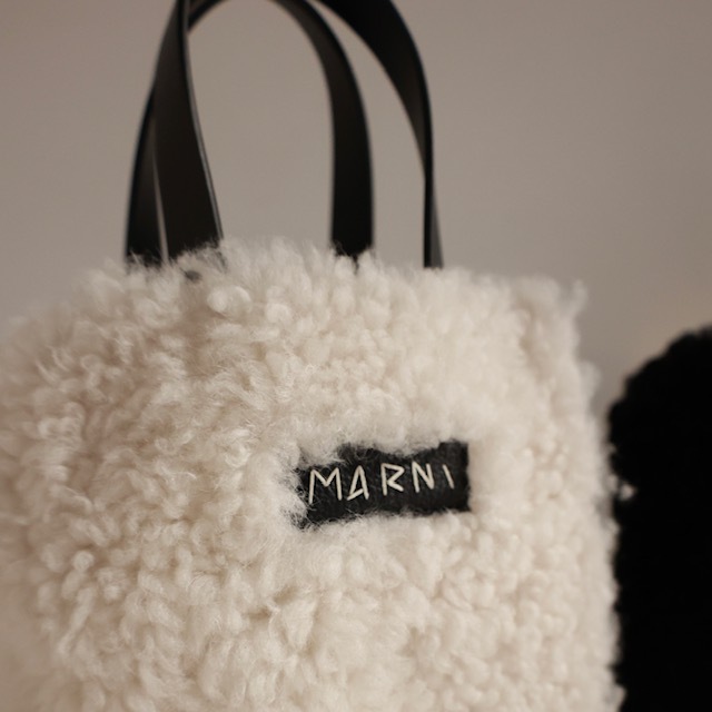24AW NEW ARRIVAL【MARNI(マルニ)】 カーリーシープスキン MUSEOミニ