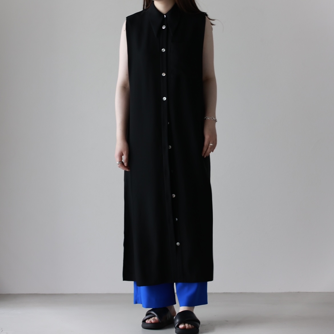 ENFOLD(エンフォルド)】 NO-SLEEVES LONG SHIRT｜PARIGOT ONLINE